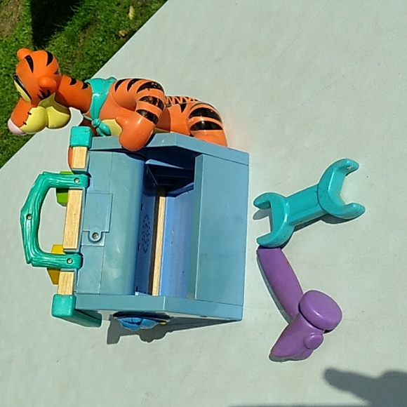 🛠  Toddler Tigger & Pooh Toy Tool Box  2000 🍯 - Picture 6 of 16
